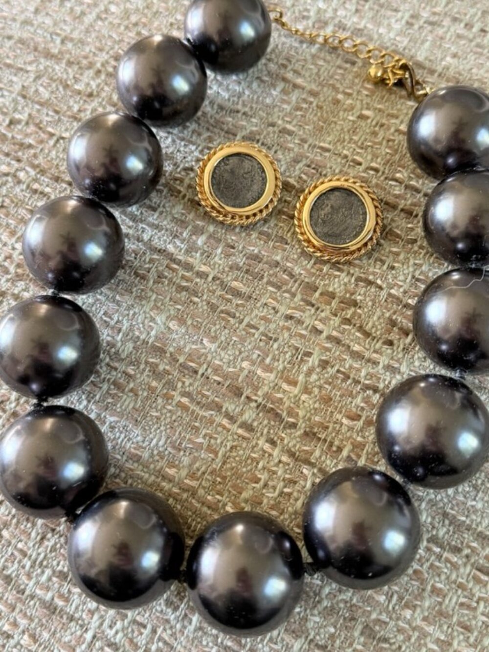 Kenneth Jay Lane Costume Jewelry- Neckace and Matching Earrings - Picture 3 of 13
